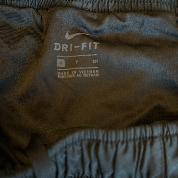 Nike Women's Black Dri-Fit Running Shorts size S - Picture 7 of 7
